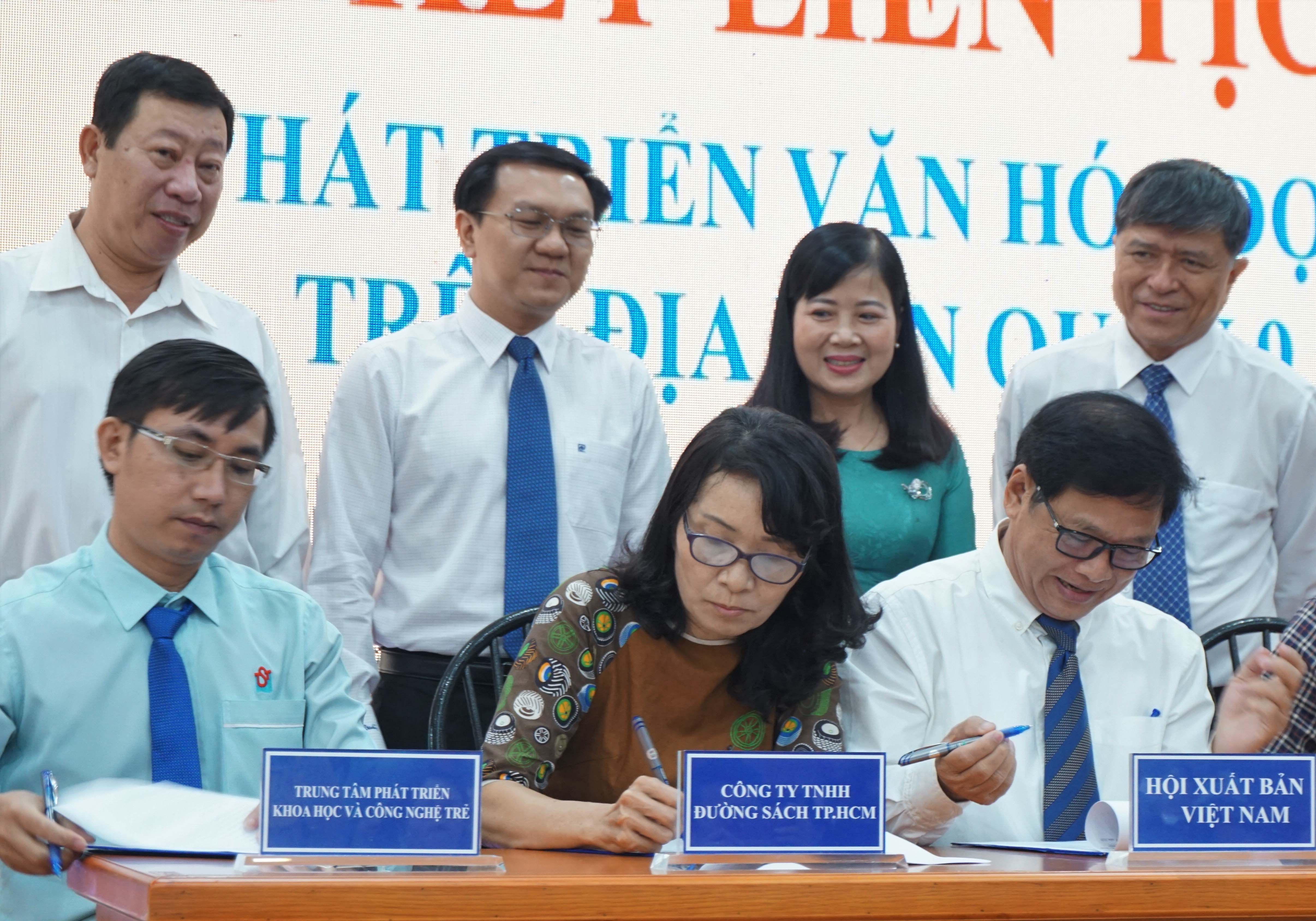 Phat trien van hoa doc trong truong hoc la muc tieu quan trong hinh anh