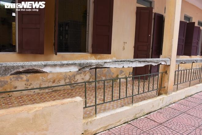 truong tieu hoc Vinh Quang xuong cap anh 12