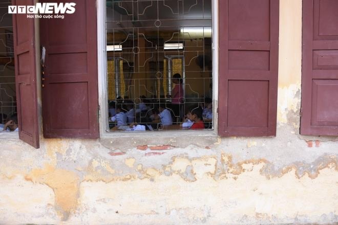 truong tieu hoc Vinh Quang xuong cap anh 11