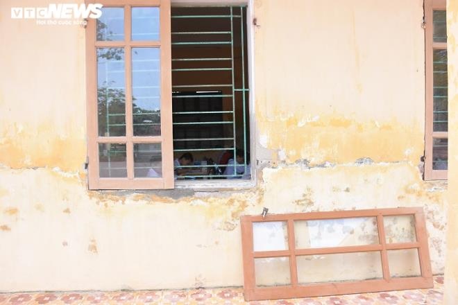 truong tieu hoc Vinh Quang xuong cap anh 8