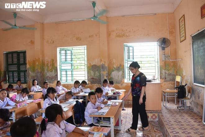 truong tieu hoc Vinh Quang xuong cap anh 1