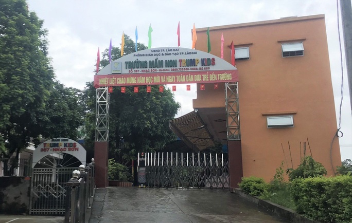 Dinh chi 2 giao vien lien quan vu phu huynh tat be 2 tuoi hinh anh