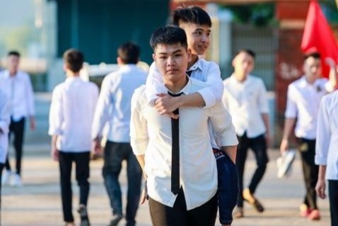 Nam sinh 10 nam cong ban duoc vinh danh 'Thanh nien song dep' hinh anh