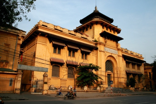 Sinh vien ban khoan voi quy dinh moi cua DH Duoc Ha Noi hinh anh