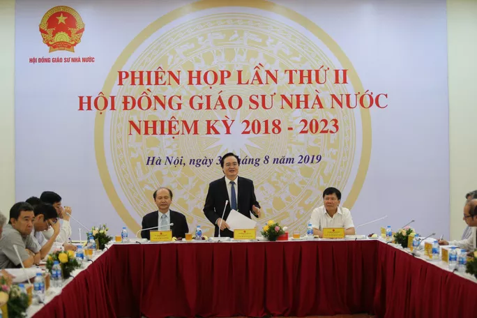hoi dong giao su nha nuoc anh 1