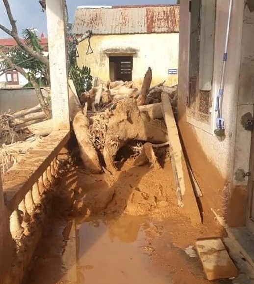 học sinh vùng lũ Quảng Trị  ảnh 3 hoc sinh vung lu Quang Tri anh 3
