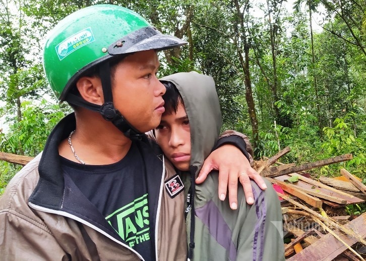 Nhieu hoc sinh mo coi sau tran lo nui o Tra Leng hinh anh