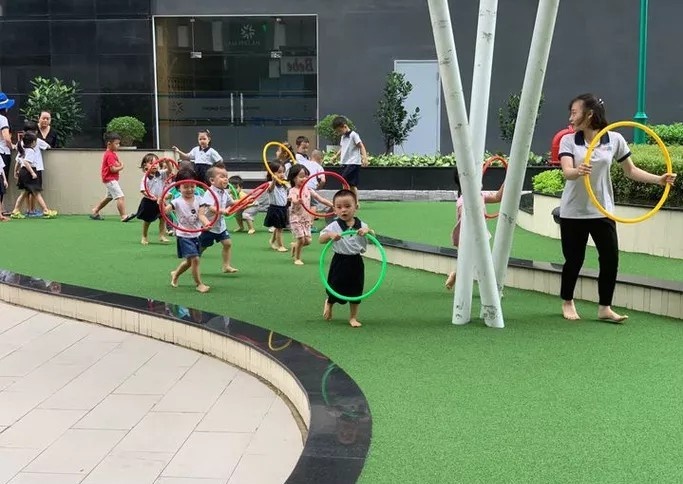 Tre mam non bi ngo doc sau khi an tai truong hinh anh