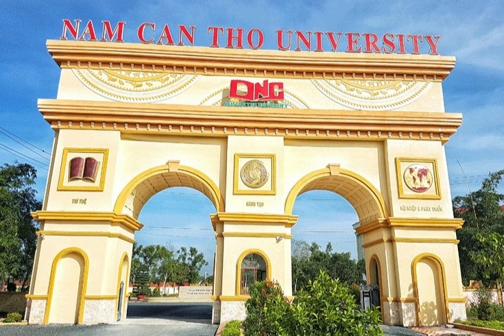 DH Nam Can Tho bat tan sinh vien dong tien de trong cay hinh anh