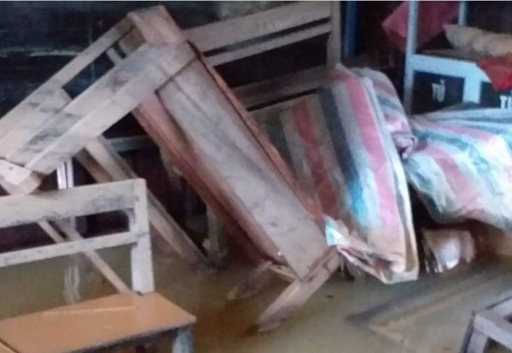 trò học trong lán tạm ảnh 5 tro hoc trong lan tam anh 5