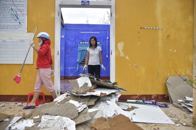 trường tan hoang sau bão số 13 ảnh 6 truong tan hoang sau bao so 13 anh 6