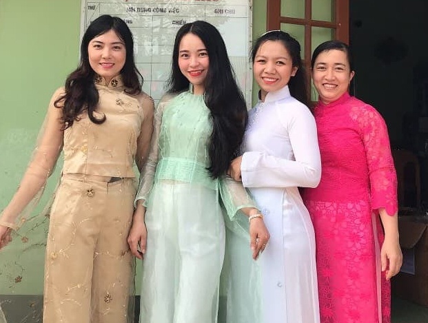10.000 ao dai 0 dong gui cac co giao mien Trung sau bao lu hinh anh