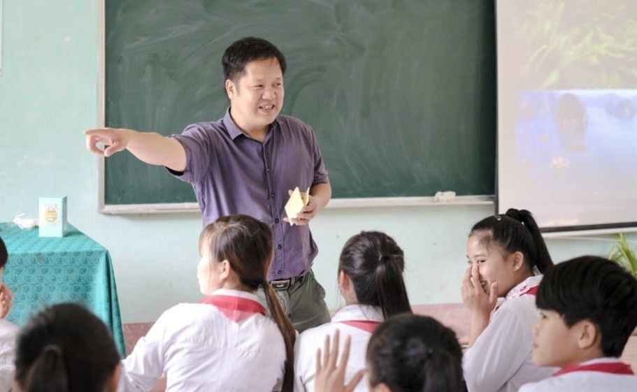 TS Dam Quang Minh thoi lam hieu truong DH Phu Xuan hinh anh