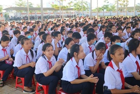 học sinh nghỉ chống lũ ảnh 1 hoc sinh nghi chong lu anh 1