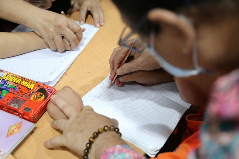 lop hoc tinh thuong ngoai thuy anh 6