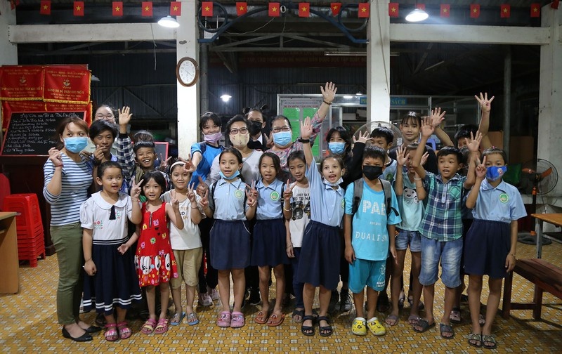 lop hoc tinh thuong ngoai thuy anh 9