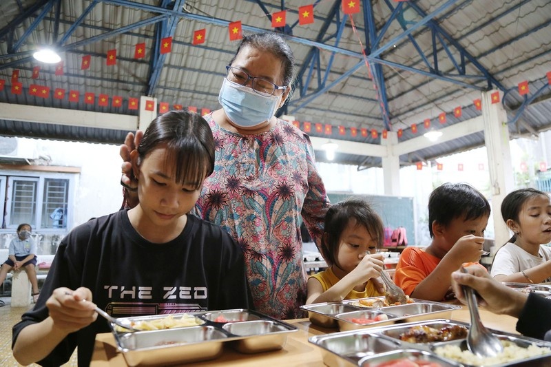 lop hoc tinh thuong ngoai thuy anh 5