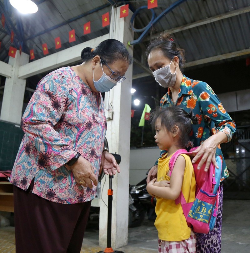 lop hoc tinh thuong ngoai thuy anh 8