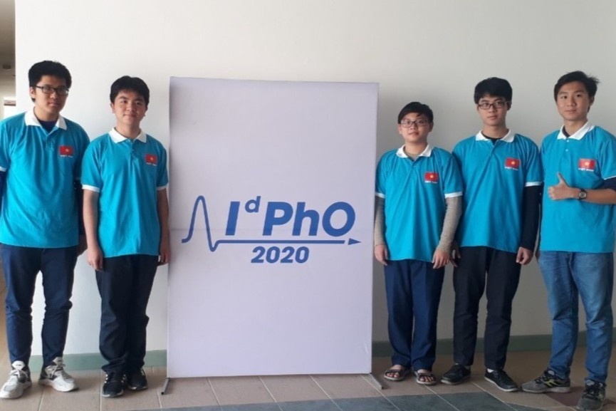 Viet Nam gianh 5 huy chuong tai Olympic Vat ly quoc te 2020 hinh anh