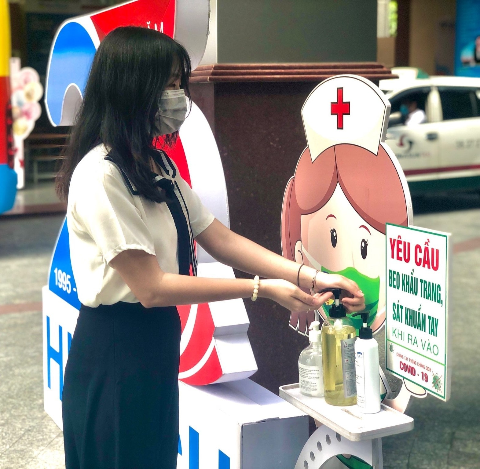 sinh vien di hoc lai anh 1