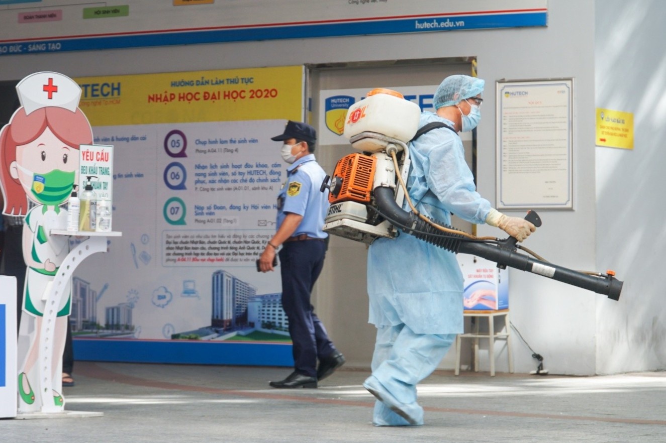 Dich Covid-19 rap rinh, truong hoc nang noi lo tai chinh hinh anh