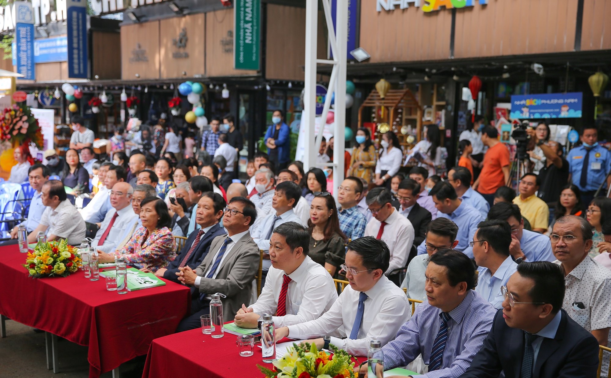 ky niem 5 nam thanh lap duong sach TP.HCM anh 1