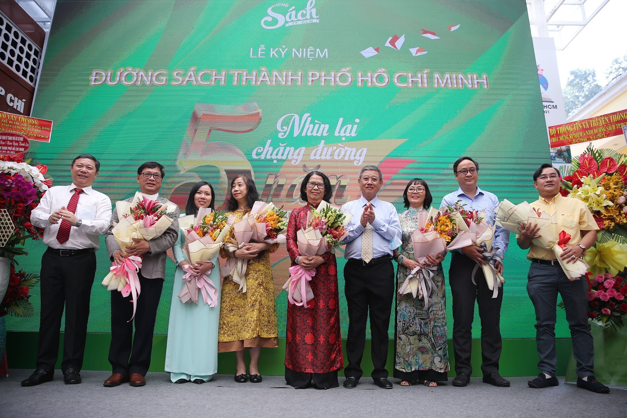 ky niem 5 nam thanh lap duong sach TP.HCM anh 7