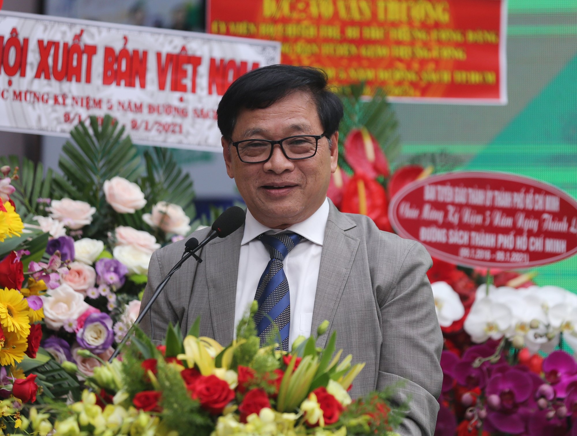 ky niem 5 nam thanh lap duong sach TP.HCM anh 5