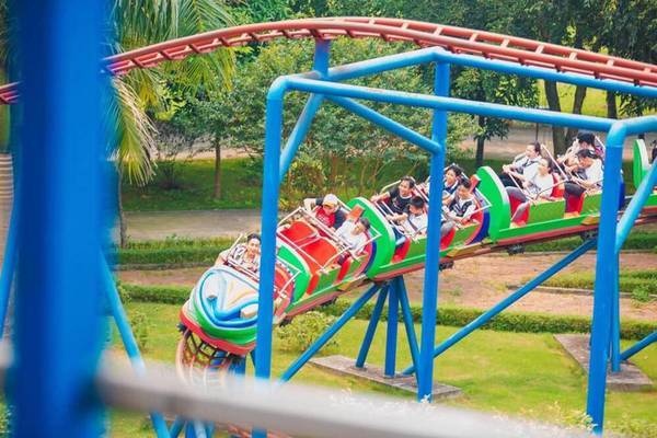 Vu hoc sinh tu vong vi su co tau luon sieu toc: Nha truong bao cao gi? hinh anh