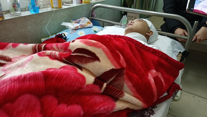 Học sinh bị bạn đánh ảnh 1 Hoc sinh bi ban danh anh 1
