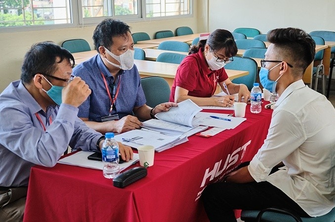 Tuyen sinh bang phong van se tro thanh xu huong? hinh anh