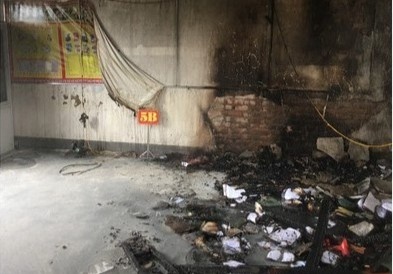 Chay phong hoc, hang tram hoc sinh so tan hinh anh