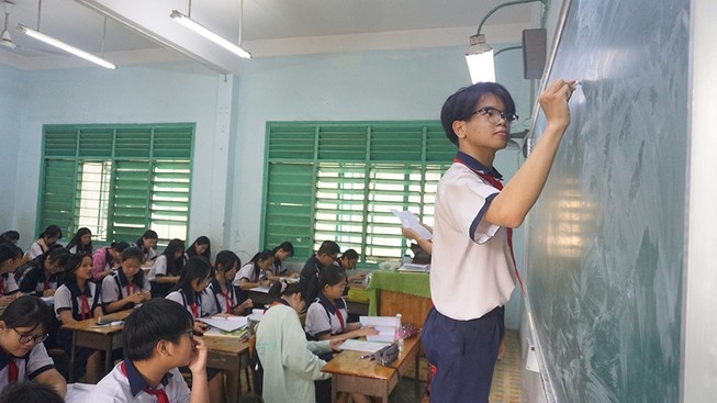 Tuyen sinh lop 10 nam 2021 - diem moi o de thi mon Tieng Anh hinh anh