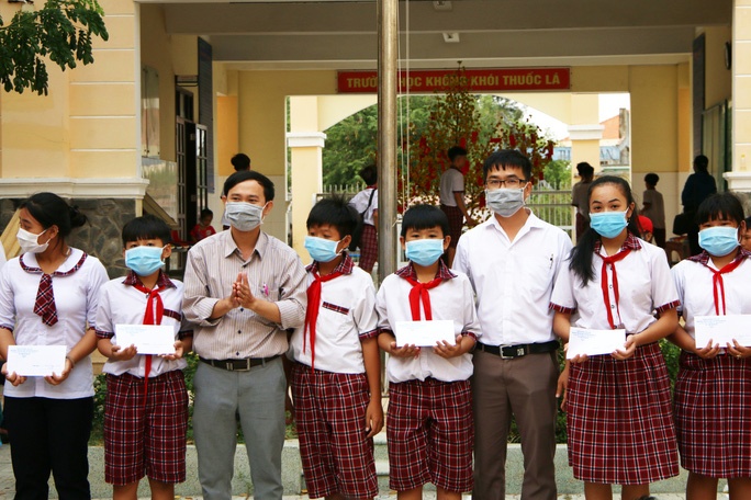 Giao vien xa dao anh 1