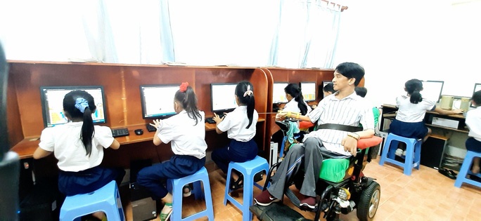 thay giao Nguyen Ngoc Lam anh 2