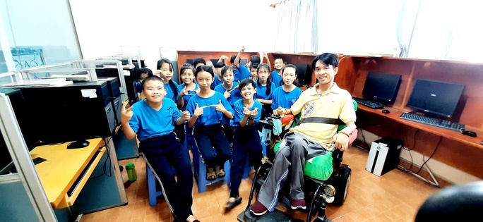 thay giao Nguyen Ngoc Lam anh 1