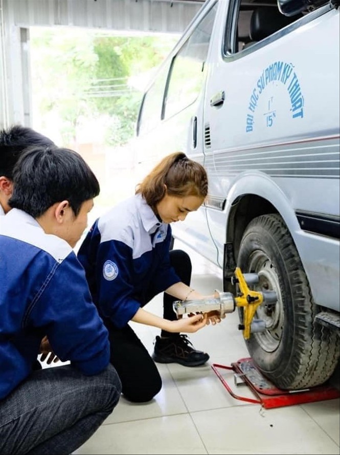 Hoc truc tuyen anh 1