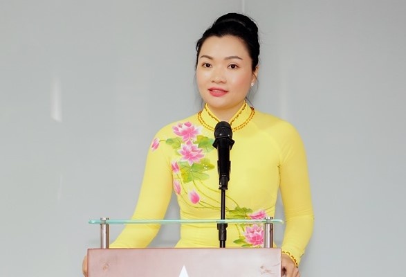 DH Hoa Sen doi 5 hieu truong trong 5 nam hinh anh