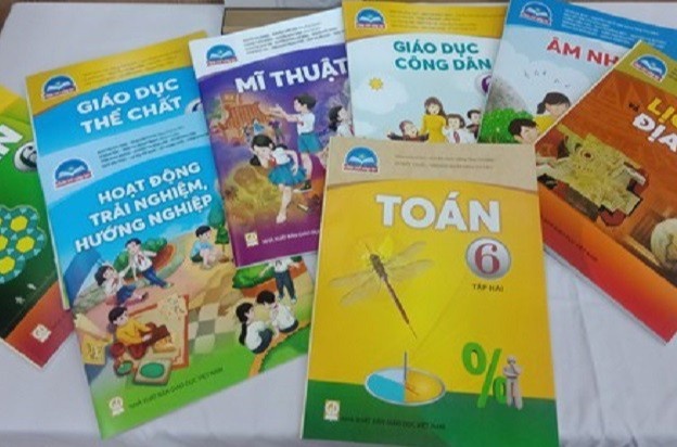 Giao vien TP.HCM bo phieu kin chon sach giao khoa lop 6 hinh anh