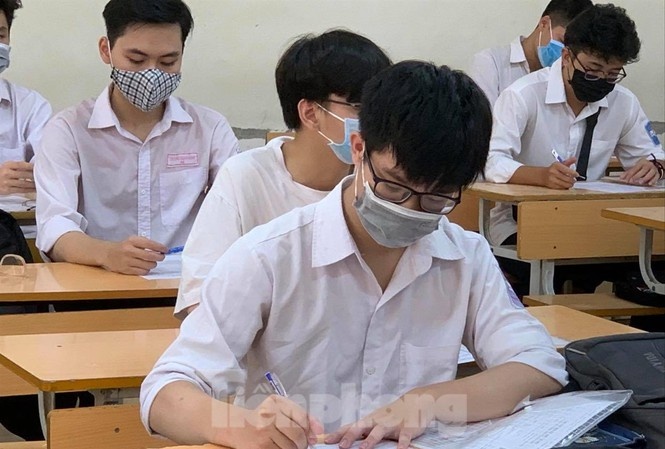 on luyen thi danh gia nang luc anh 1