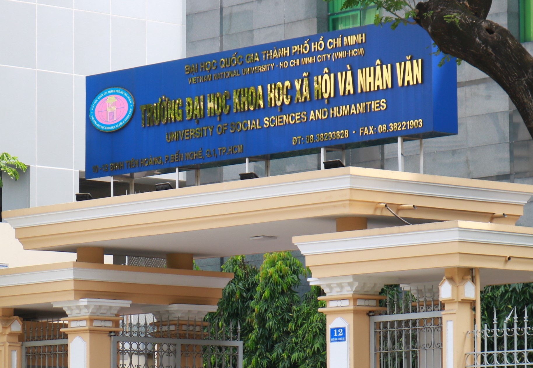 Truong khoa va 11 giang vien Han Quoc hoc tung bi phe binh hinh anh