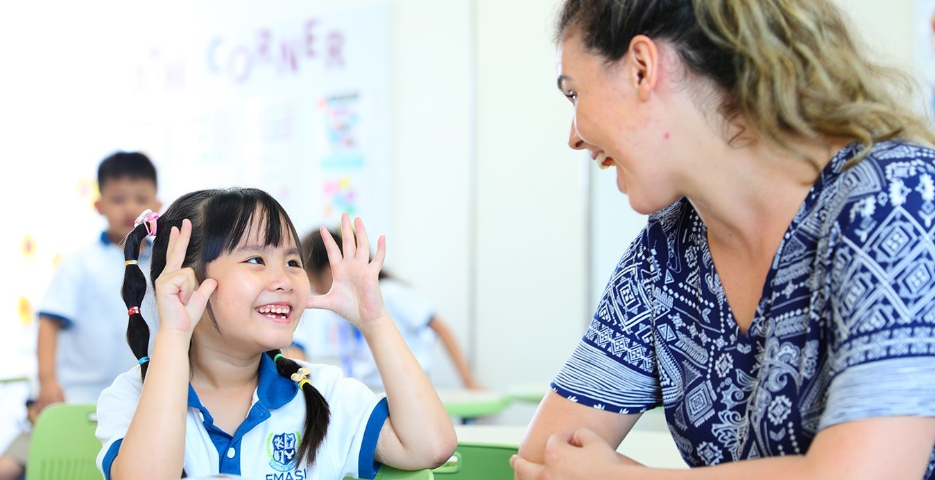 hoc phi bac tieu hoc TP.HCM anh 6