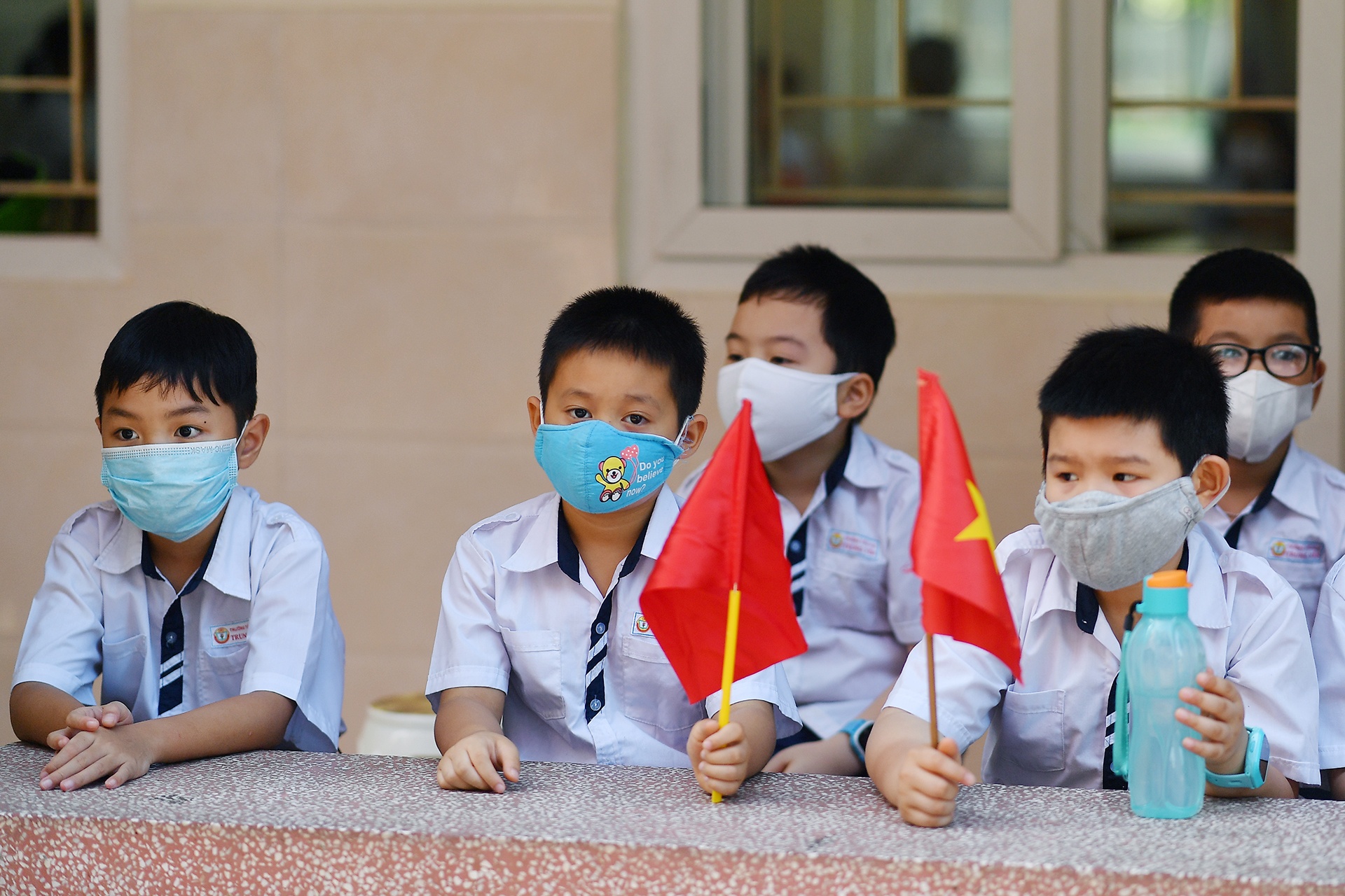 ho tro hoc phi tieu hoc anh 1