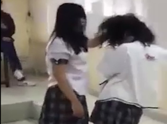 Vu nu sinh TP.HCM danh nhau trong lop: 'Toi lo vi cac em khac ho hung' hinh anh