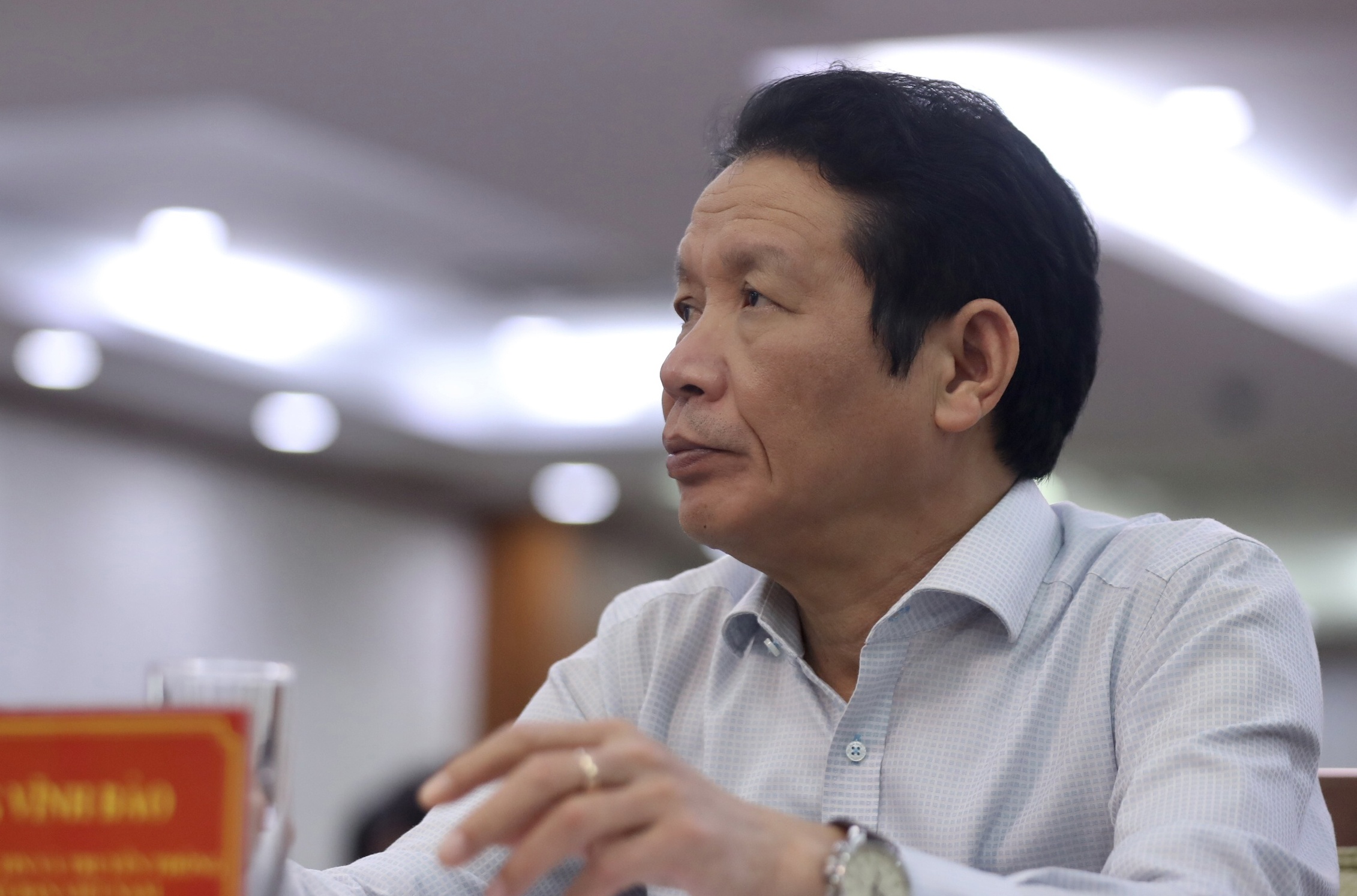 Nganh in thieu nhan luc tram trong hinh anh