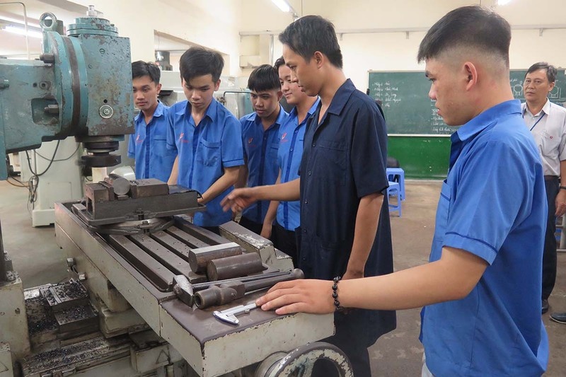 Truong nghe 'tung chieu' hut thi sinh hinh anh