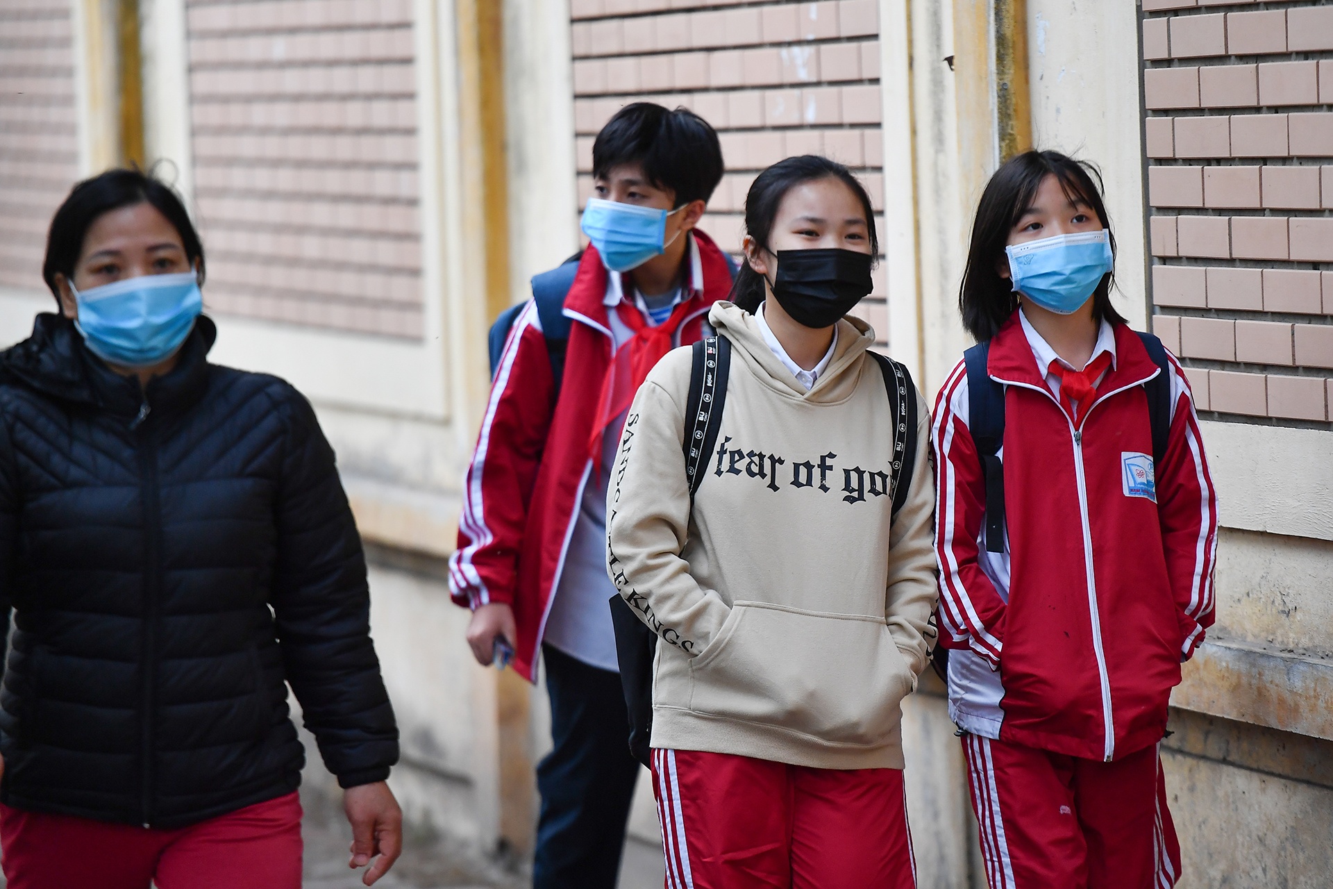 chong soc cho hoc sinh cuoi cap anh 1