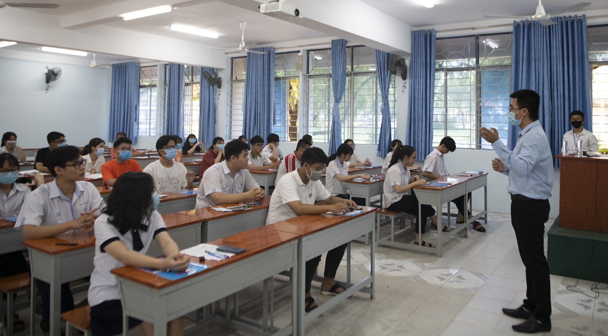 thi danh gia nang luc DH Quoc gia TP.HCM anh 12