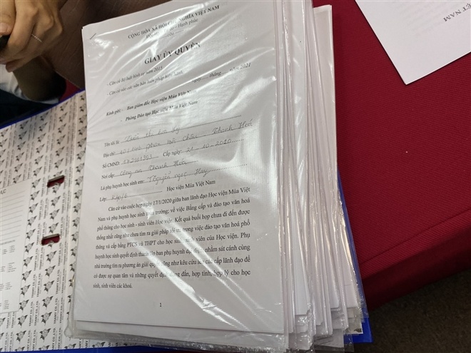 Hoc vien truong mua keu cuu anh 1