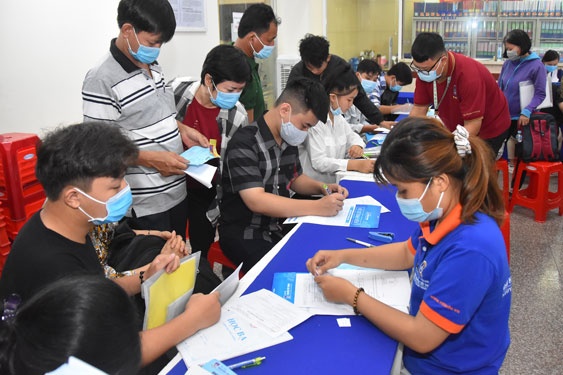 Nganh 'khat' viec, nguoi hoc hiem hoi hinh anh